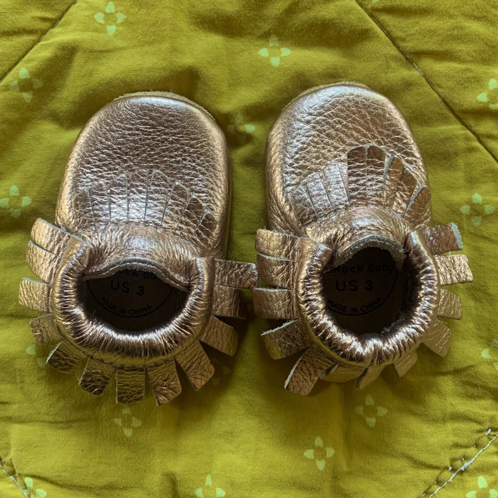 Bird Rock Baby rose gold metallic moccasins Size 3